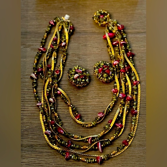 Hattie Carnegie VTG Green Fushsia Glass Bead Multi Strand